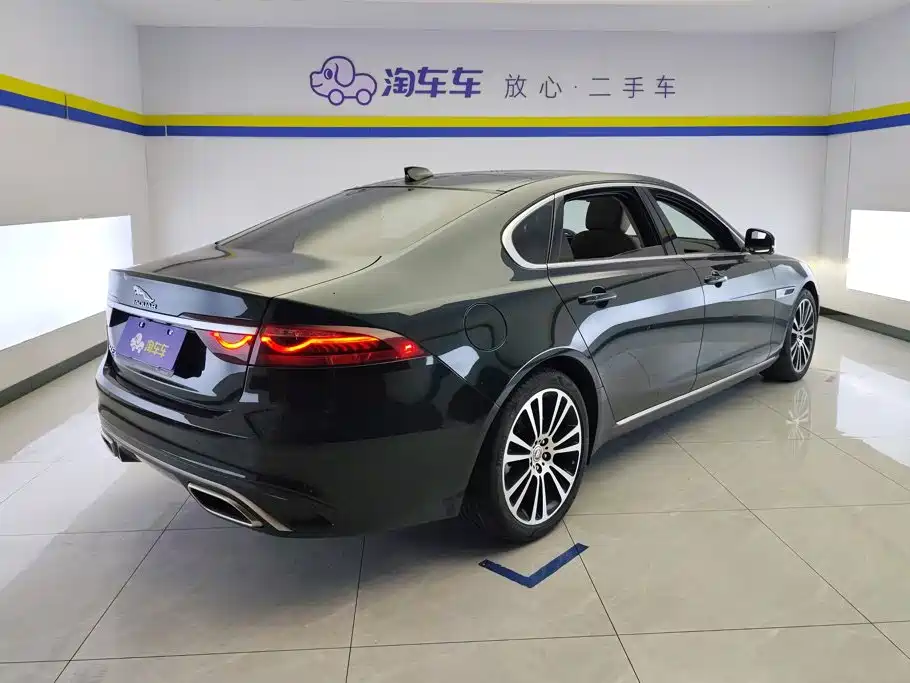 Jaguar XFL — миниатюра 3