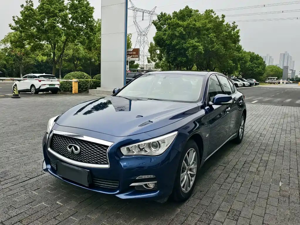 Infiniti Q50L
