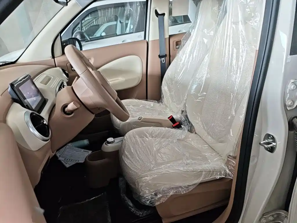 Wuling MINIEV — миниатюра 15
