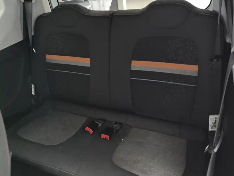 Wuling MINIEV — миниатюра 11