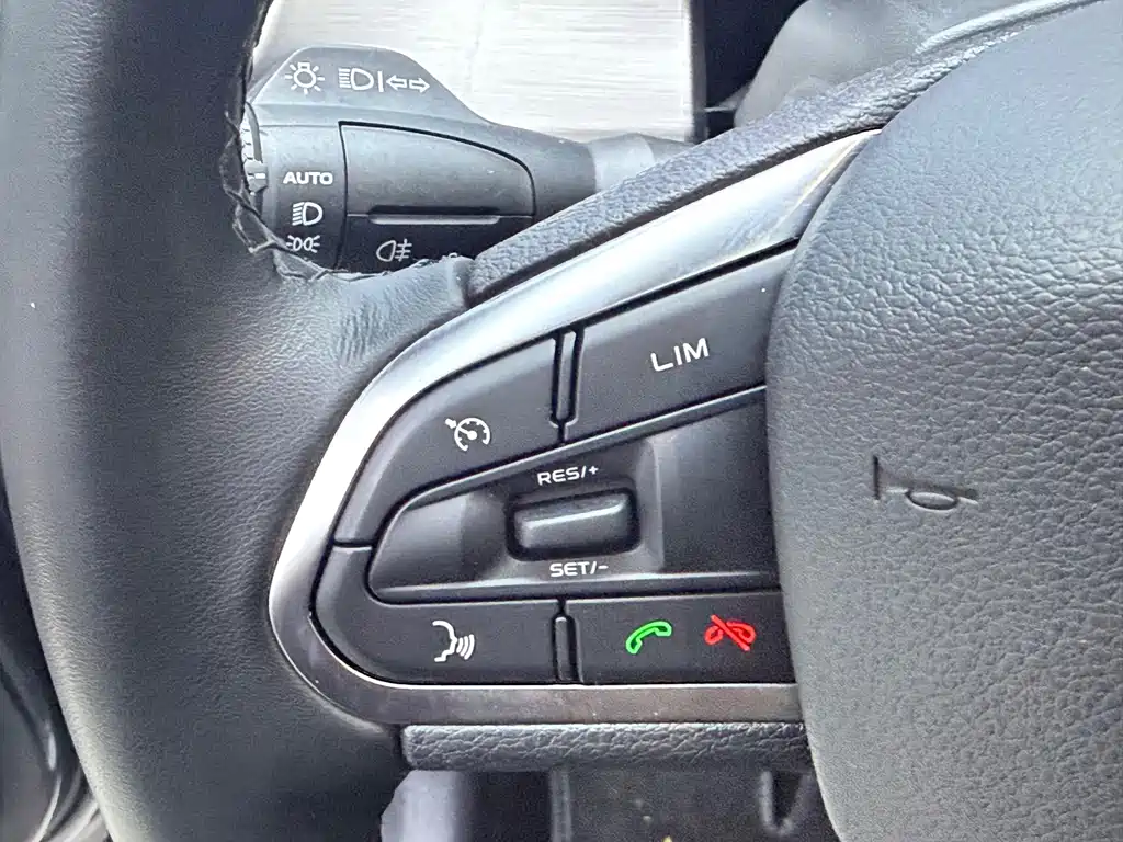 Geely Binyue — миниатюра 12