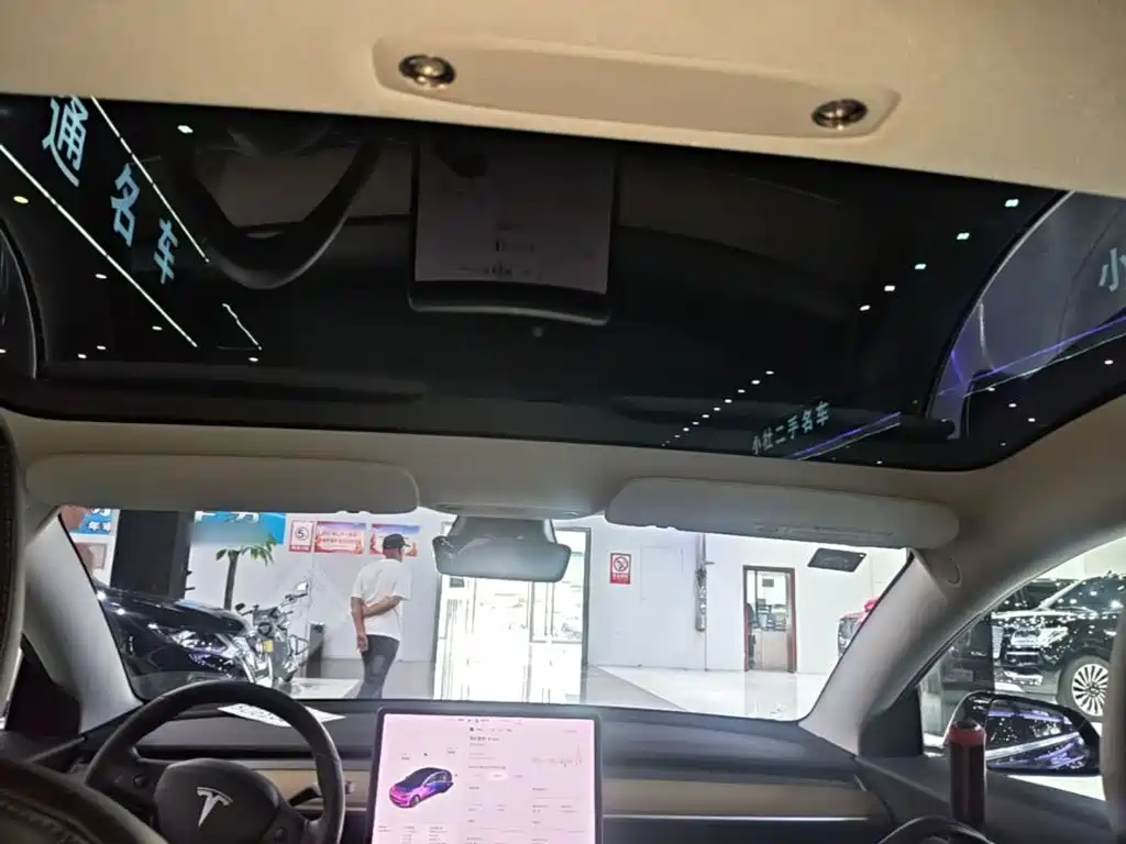 Tesla Model 3 — миниатюра 18