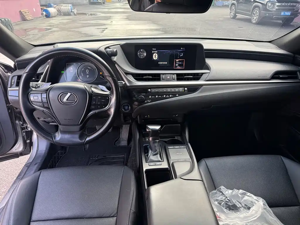Lexus ES — миниатюра 6