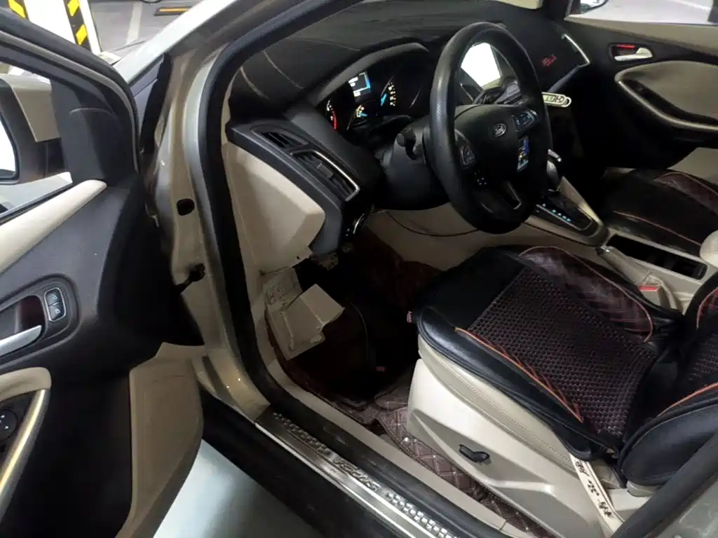 Ford Focus — миниатюра 12