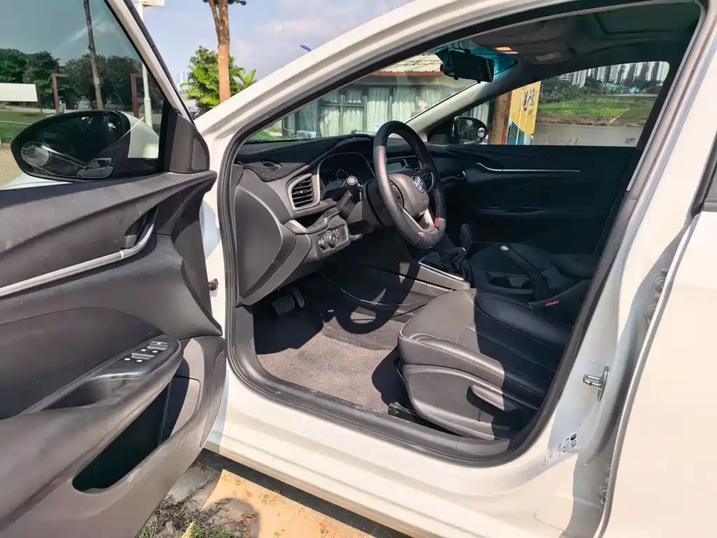 Buick Excelle — миниатюра 19