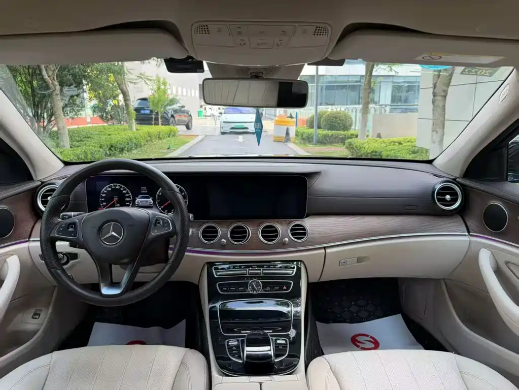 Mercedes-Benz E-Class E 2018 E 300 L Fashion