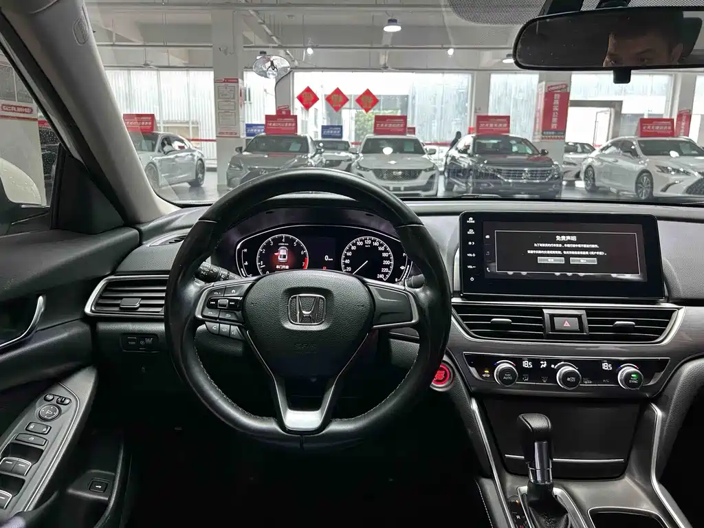 Honda Accord — миниатюра 9