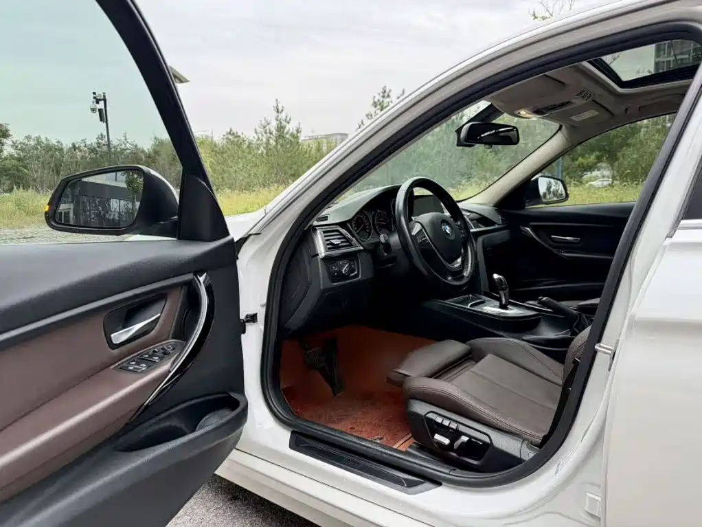 BMW 3 Series — миниатюра 10