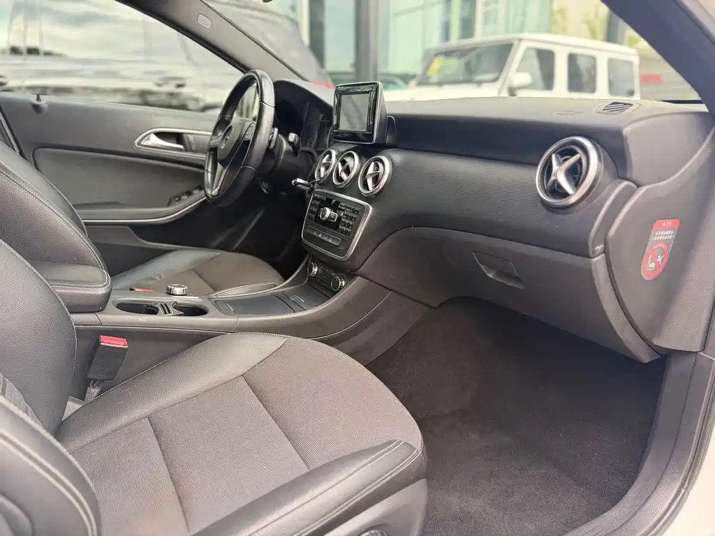 Mercedes-Benz A-Class (Import) — миниатюра 18