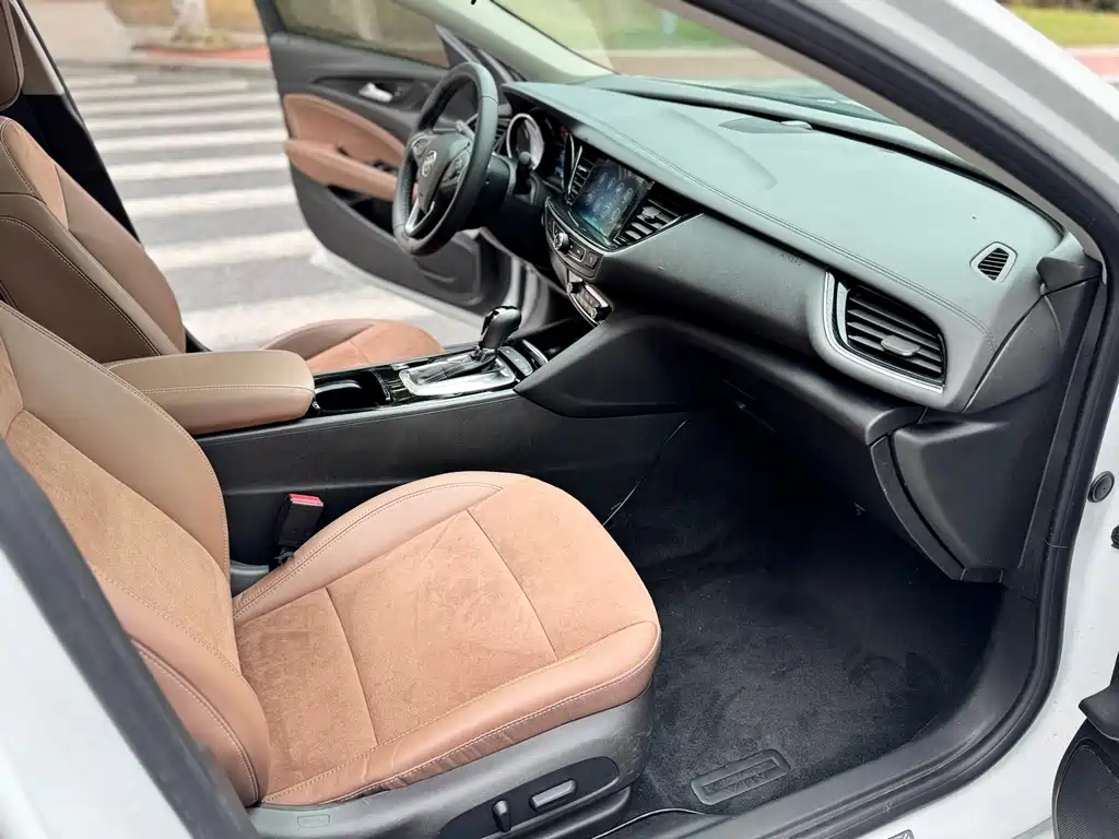 Buick Regal — миниатюра 10