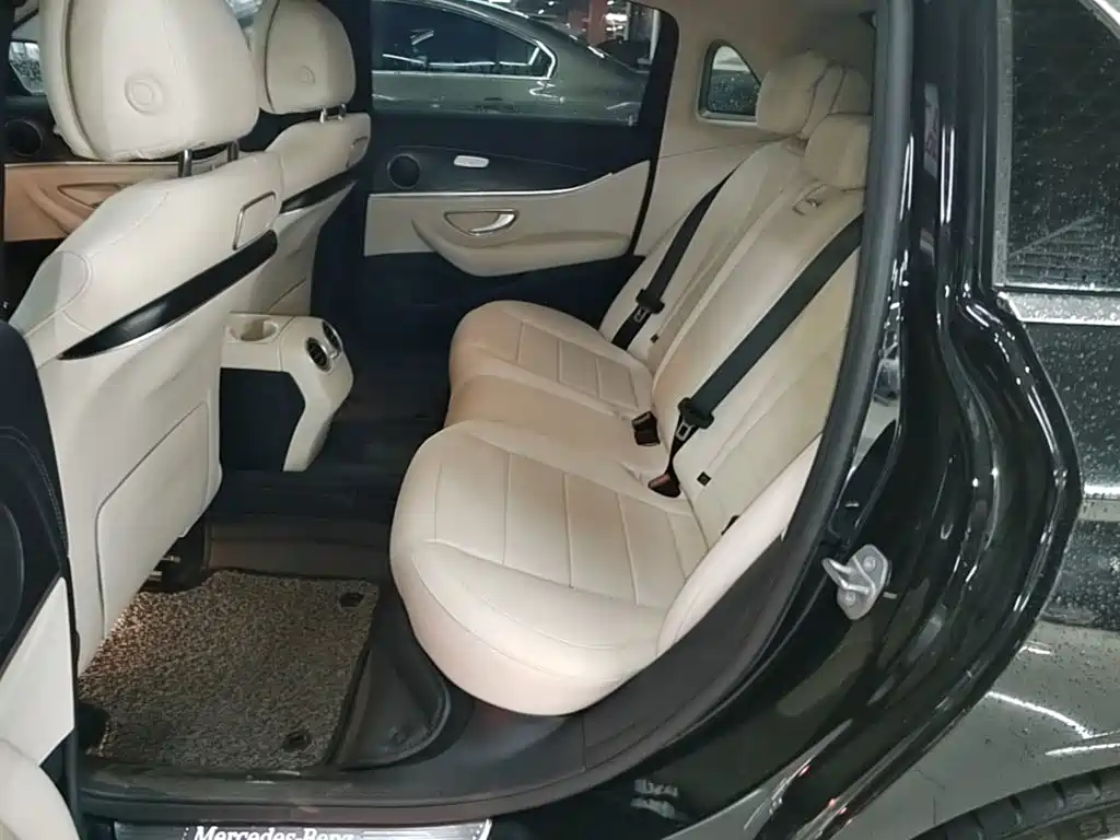 Mercedes-Benz E-Class — миниатюра 17