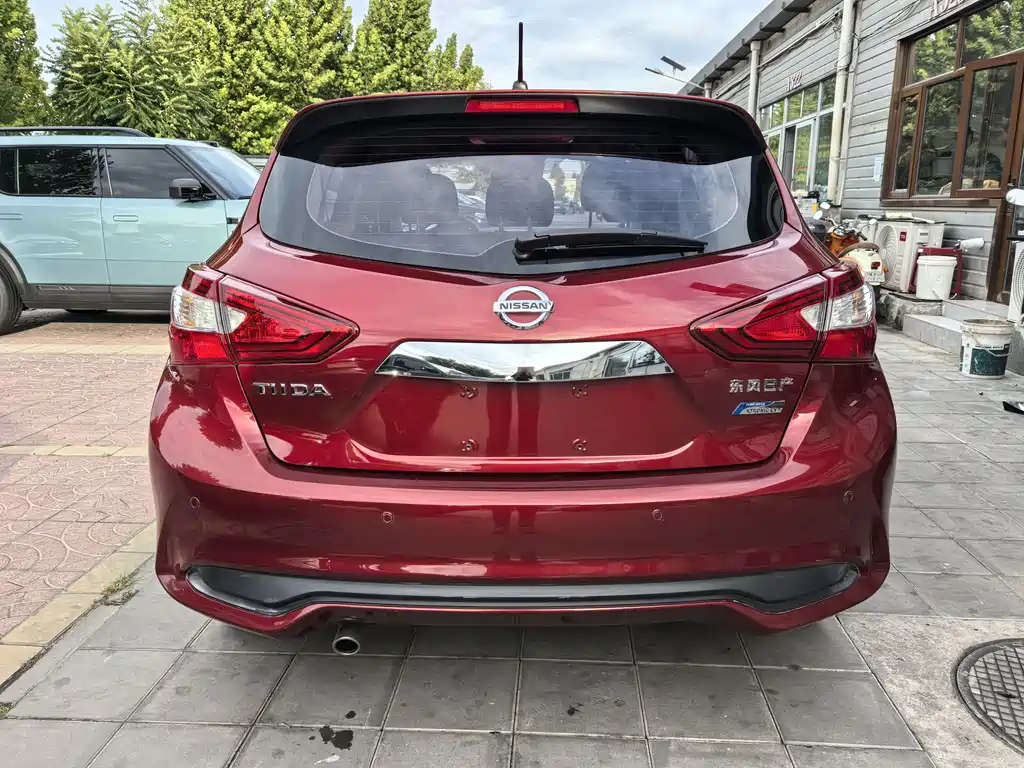 Nissan Tiida — миниатюра 4