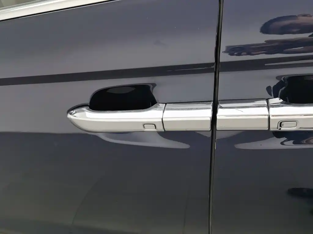 Roewe iMAX8 — миниатюра 18