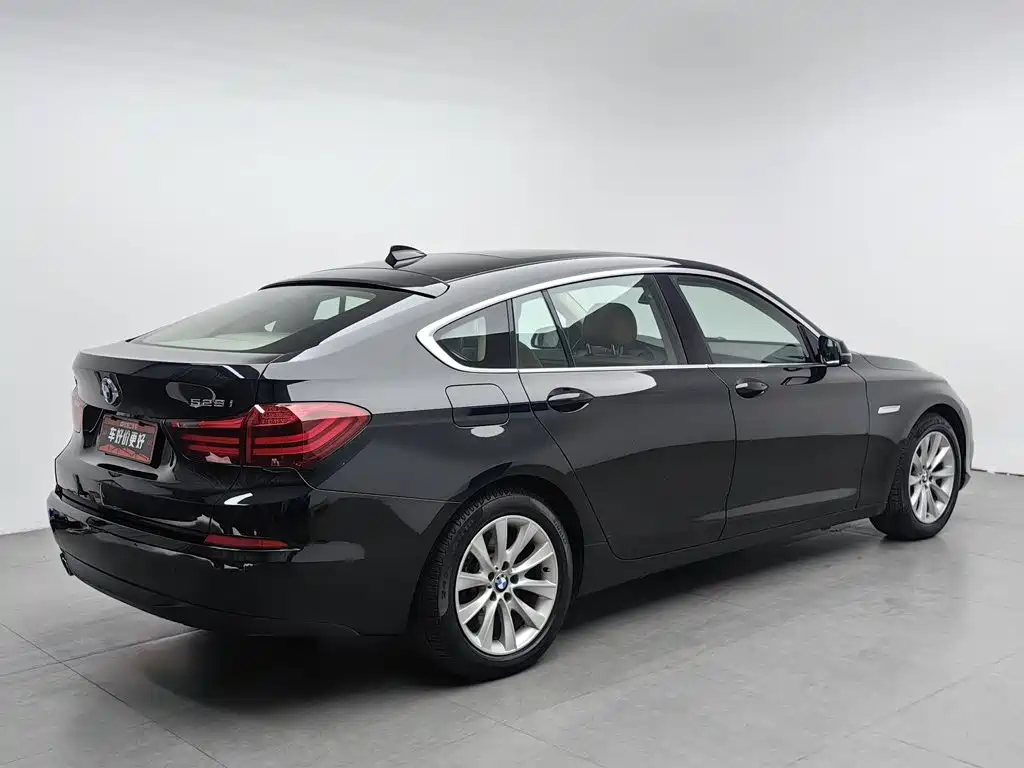 BMW 5 Series GT — миниатюра 2