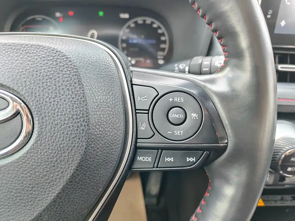 Toyota RAV4 Prime — миниатюра 11