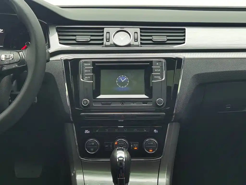 Volkswagen Passat — миниатюра 12