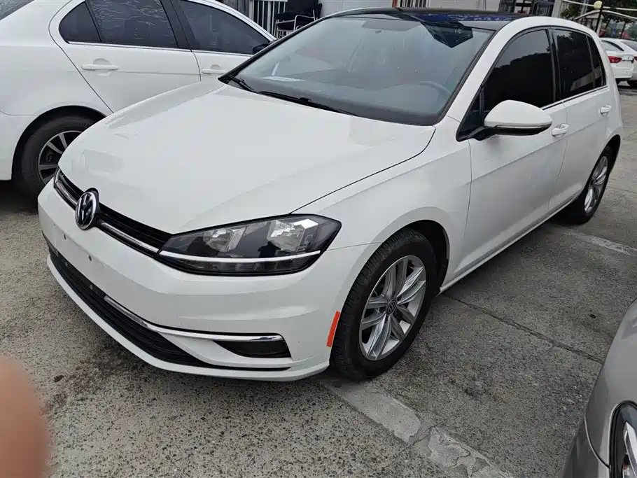 Купить Volkswagen Golf
