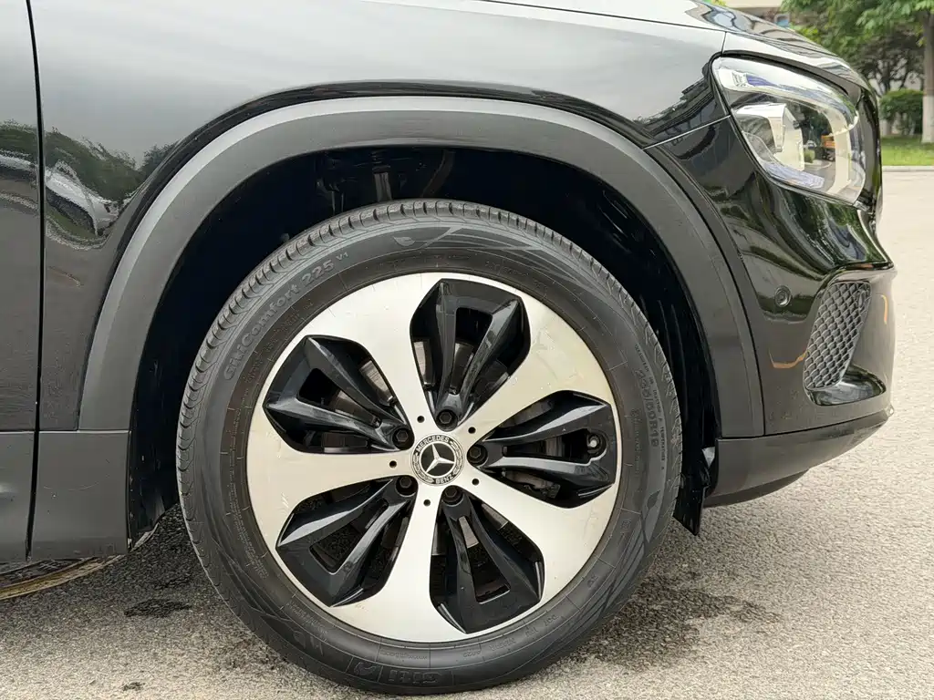 Mercedes-Benz GLB — миниатюра 13