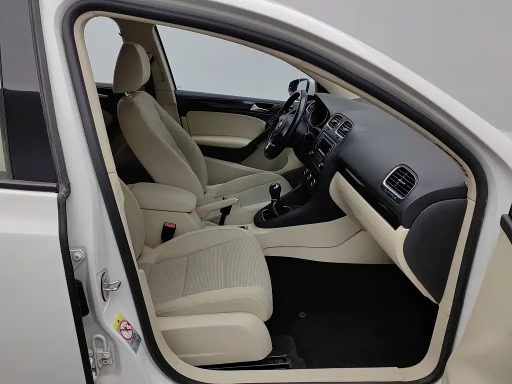 Volkswagen Golf — миниатюра 23