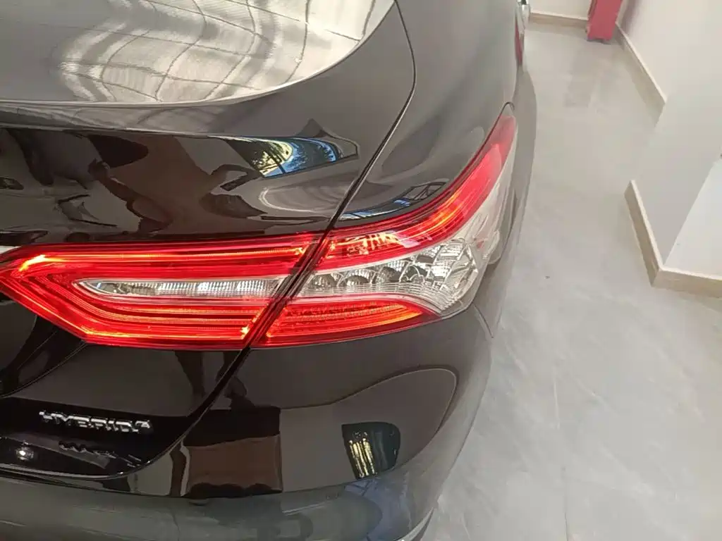 Toyota Camry — миниатюра 8