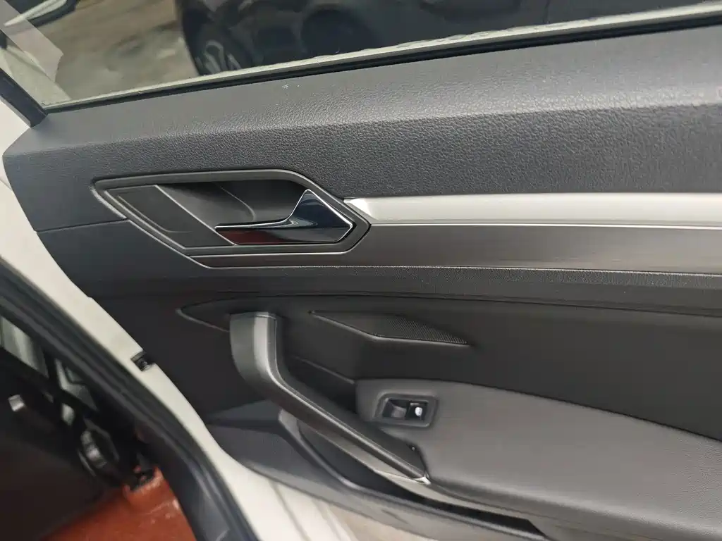 Volkswagen Lamando — миниатюра 8