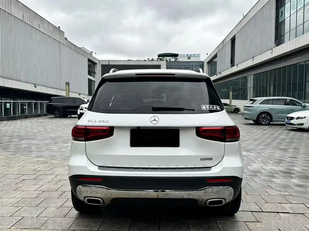 Mercedes-Benz GLB — миниатюра 11