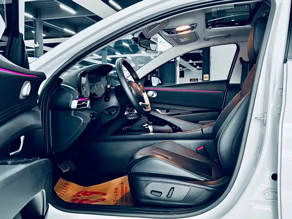 Hyundai Elantra — миниатюра 5