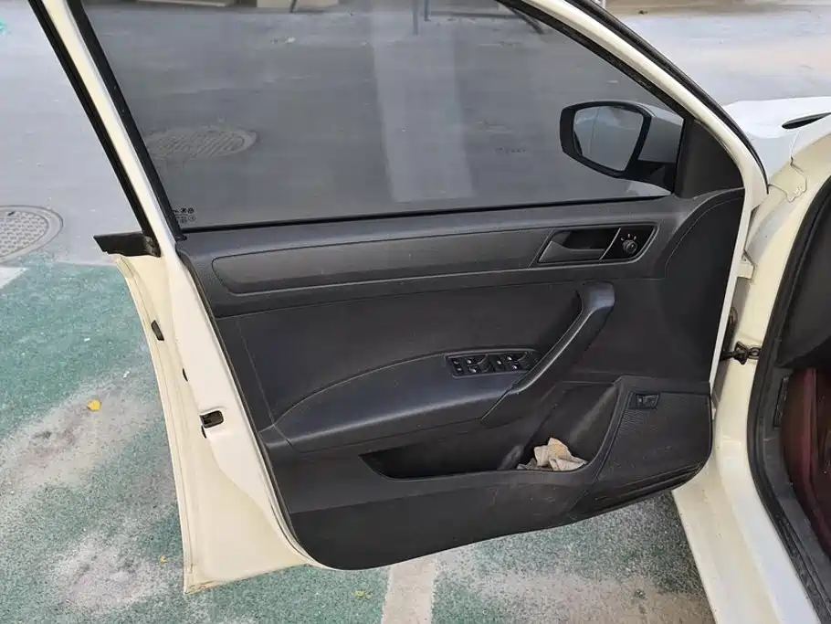 Volkswagen Santana — миниатюра 7