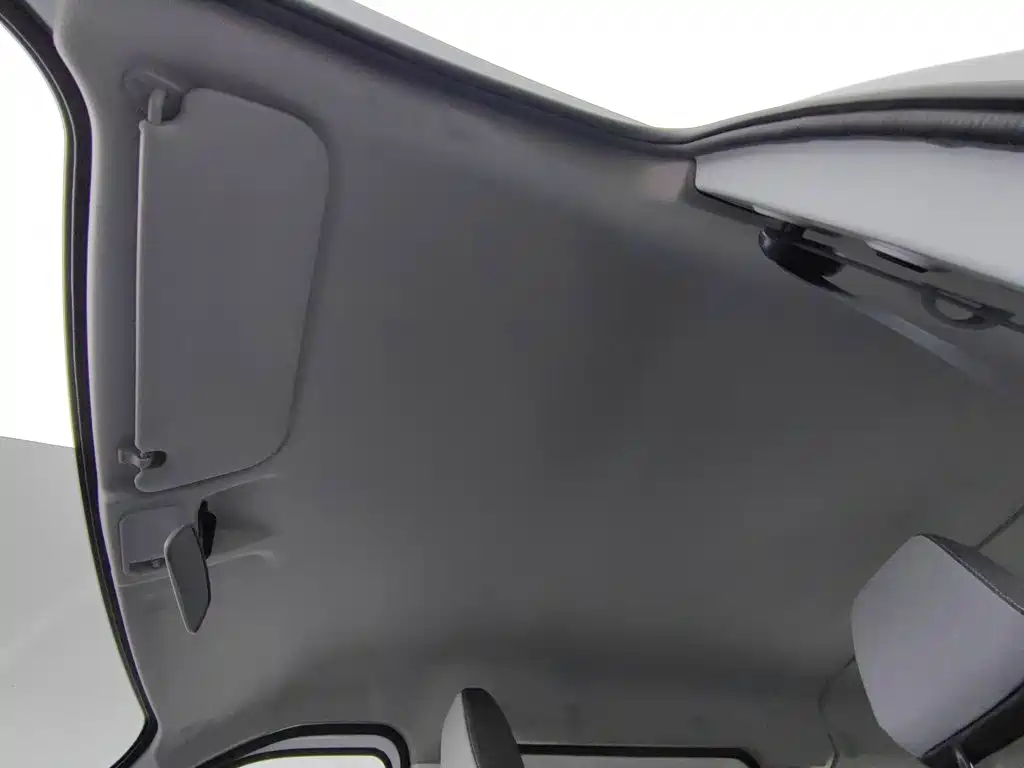 Wuling Yangguang — миниатюра 14