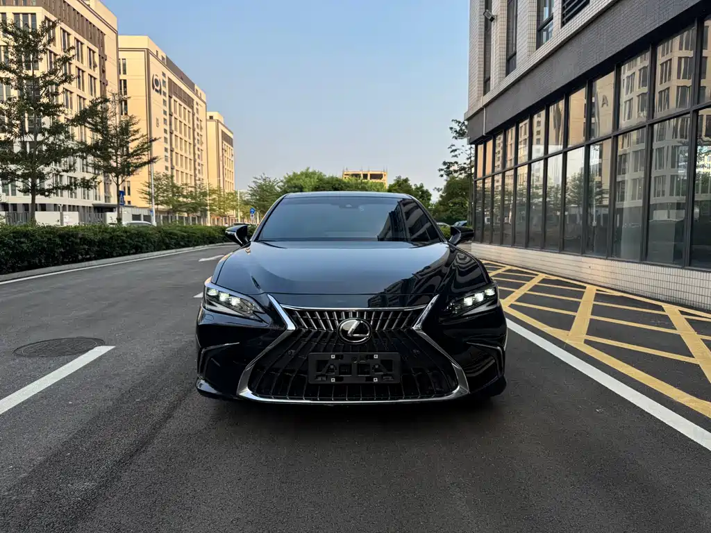 Lexus ES — миниатюра 2