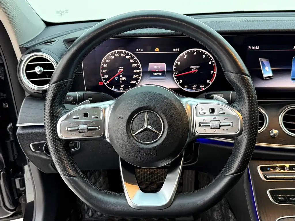 MERCEDES-BENZ E CLASS