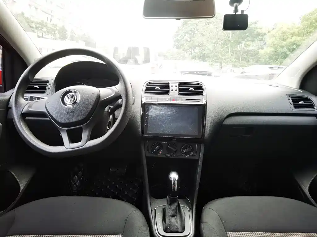 Volkswagen Polo — миниатюра 16