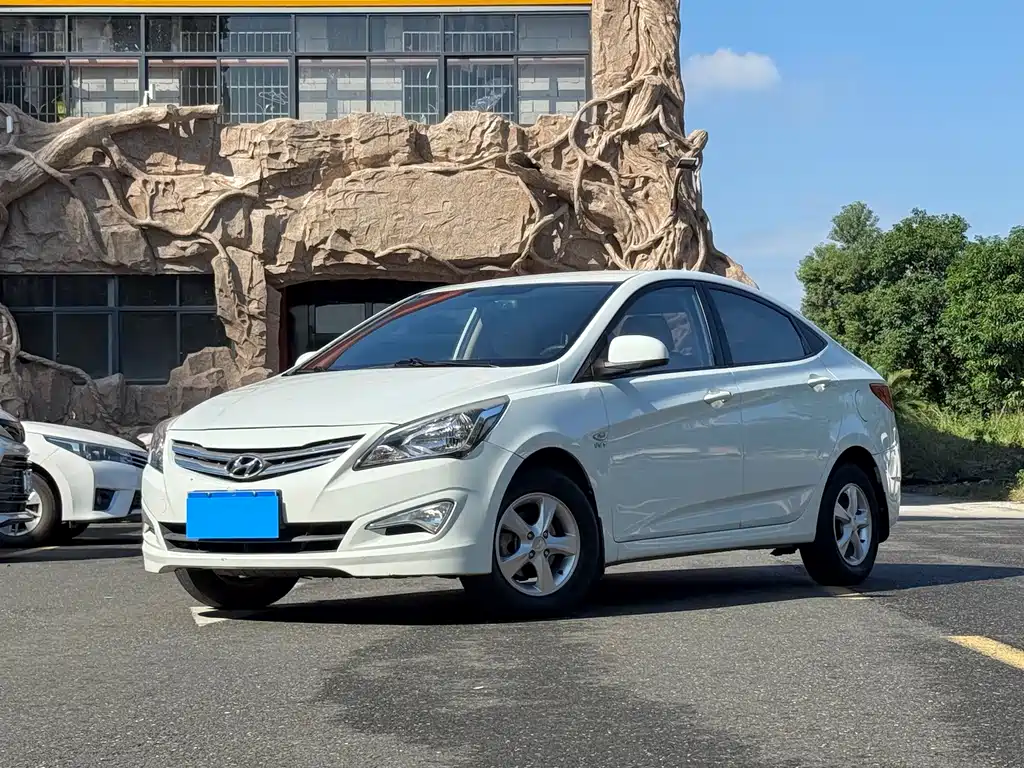 Купить Hyundai Verna