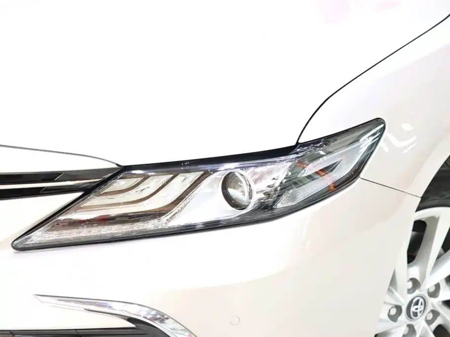 Toyota Camry — миниатюра 18