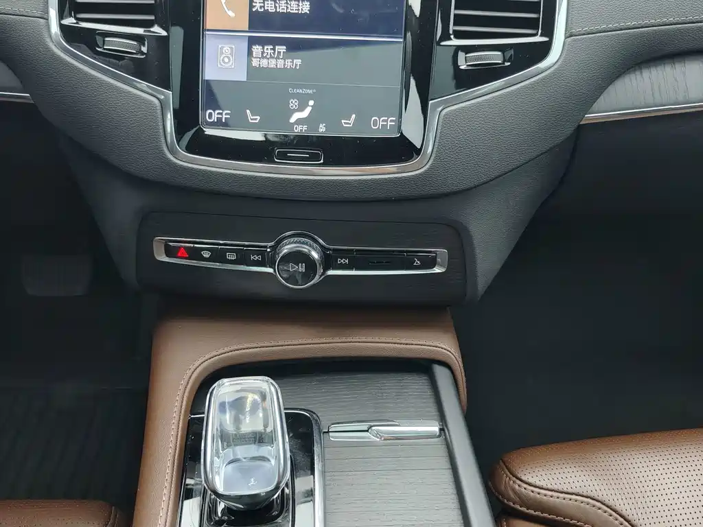 Volvo XC90 PHEV Facelift E Drive Hybrid T8 Smart Supreme Luxury Edition 7 seats, фото 6