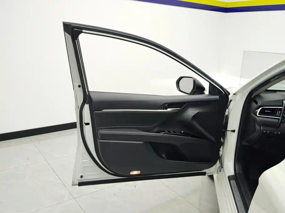 Toyota Camry — миниатюра 7