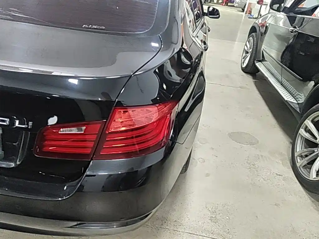 BMW 5 Series — миниатюра 8