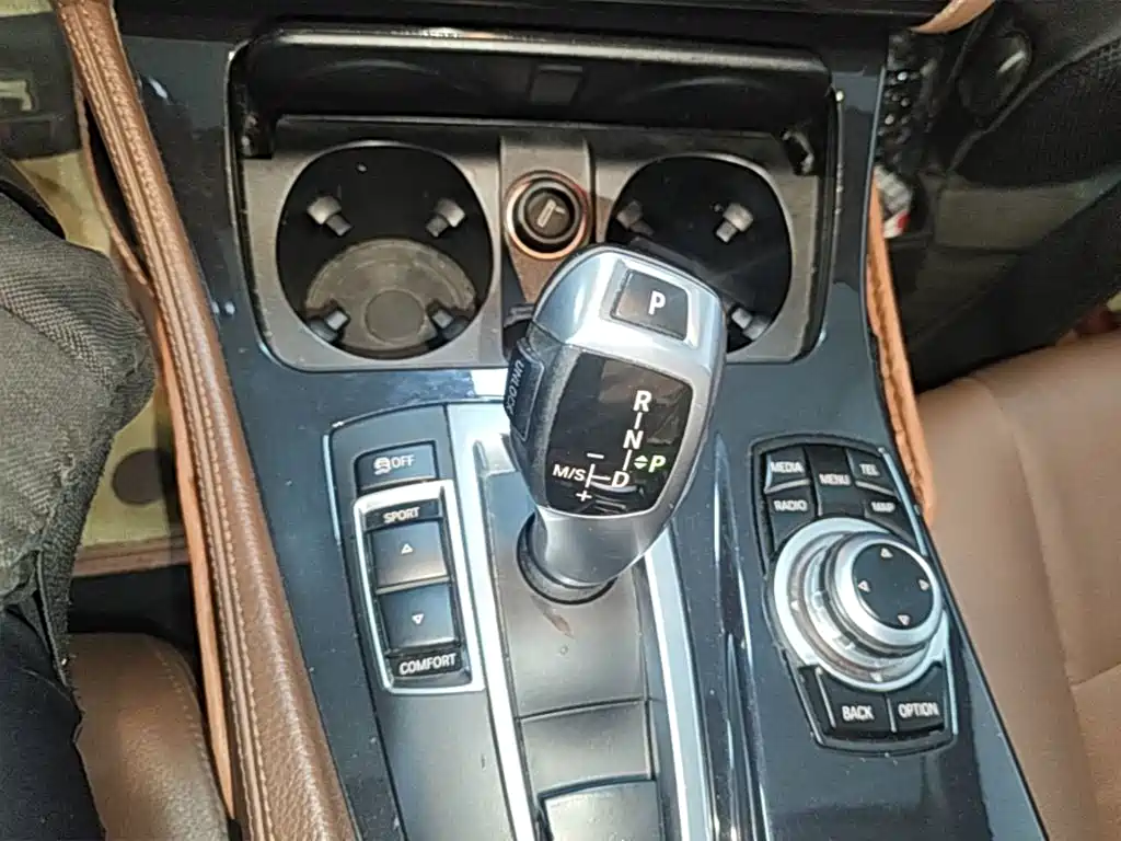 BMW 5 Series — миниатюра 14