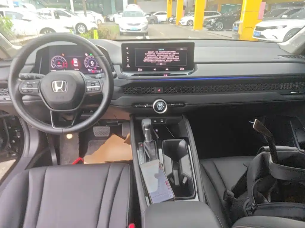 Honda Accord — миниатюра 10