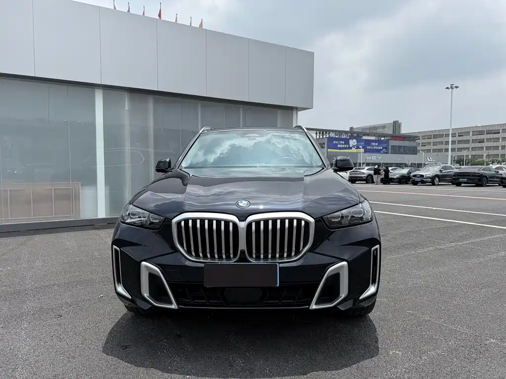 BMW X5 2023 xDrive 30Li Premium M Sport