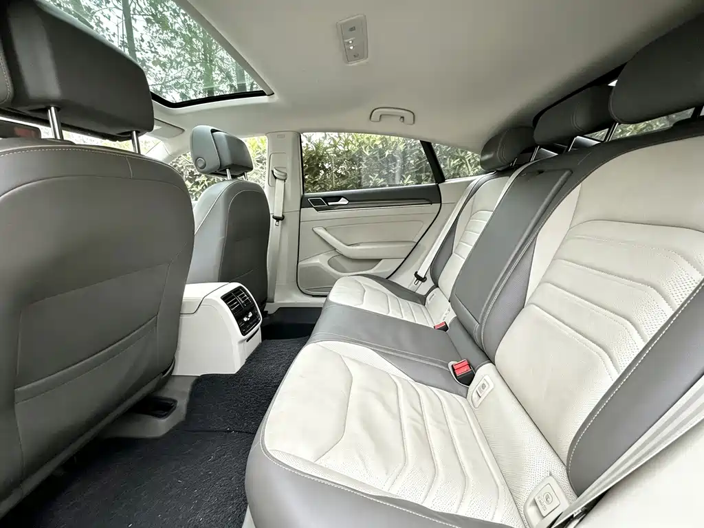 Volkswagen CC — миниатюра 8