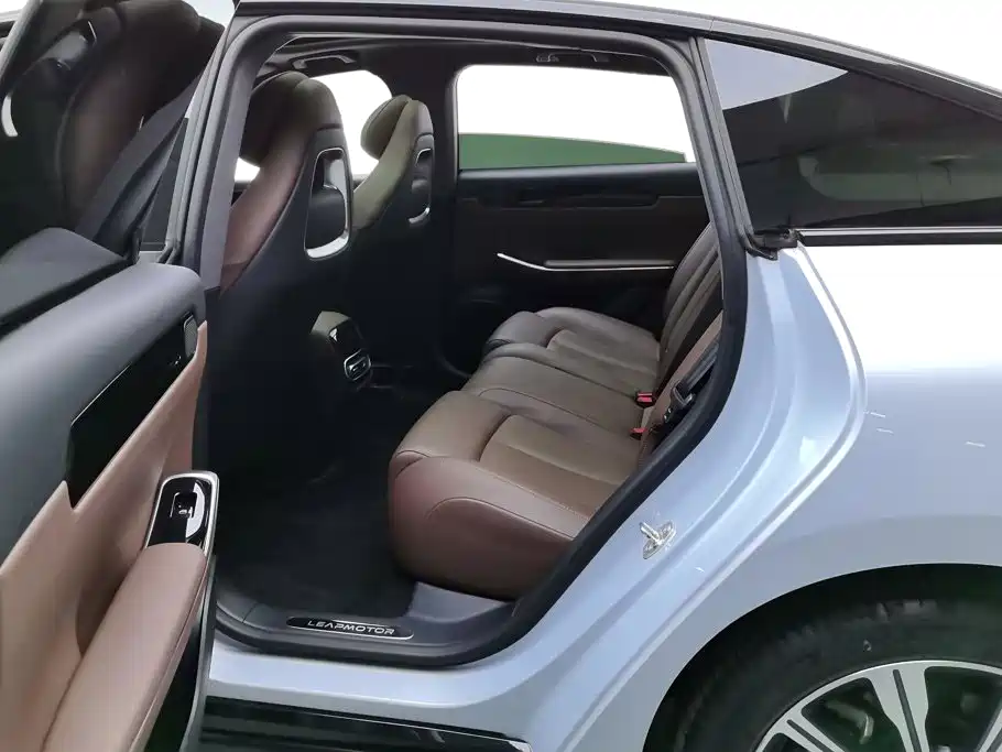 Leapmotor Leapmotor C01 — миниатюра 11
