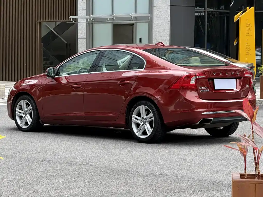 Volvo S60 — миниатюра 6