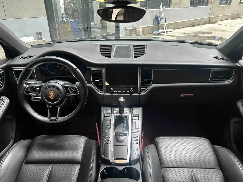 Porsche Macan — миниатюра 18