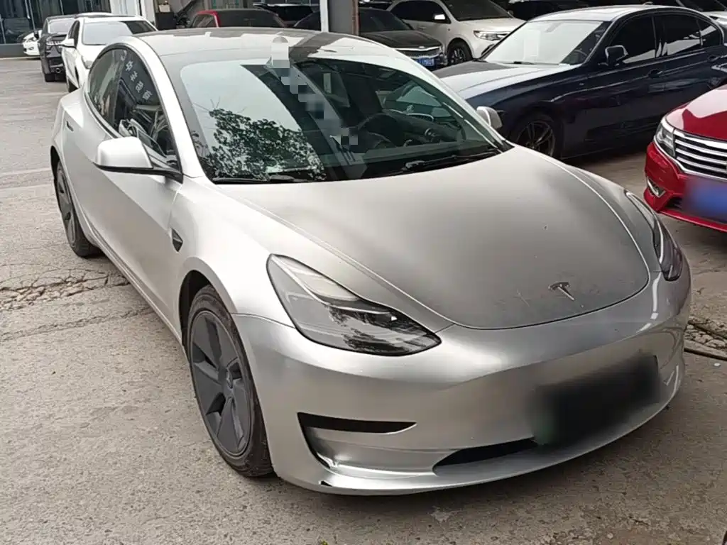 Tesla Model 3 — миниатюра 4