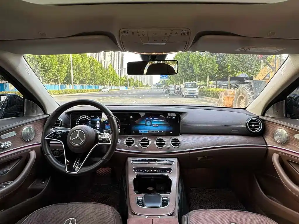 Mercedes-Benz E-Class — миниатюра 6