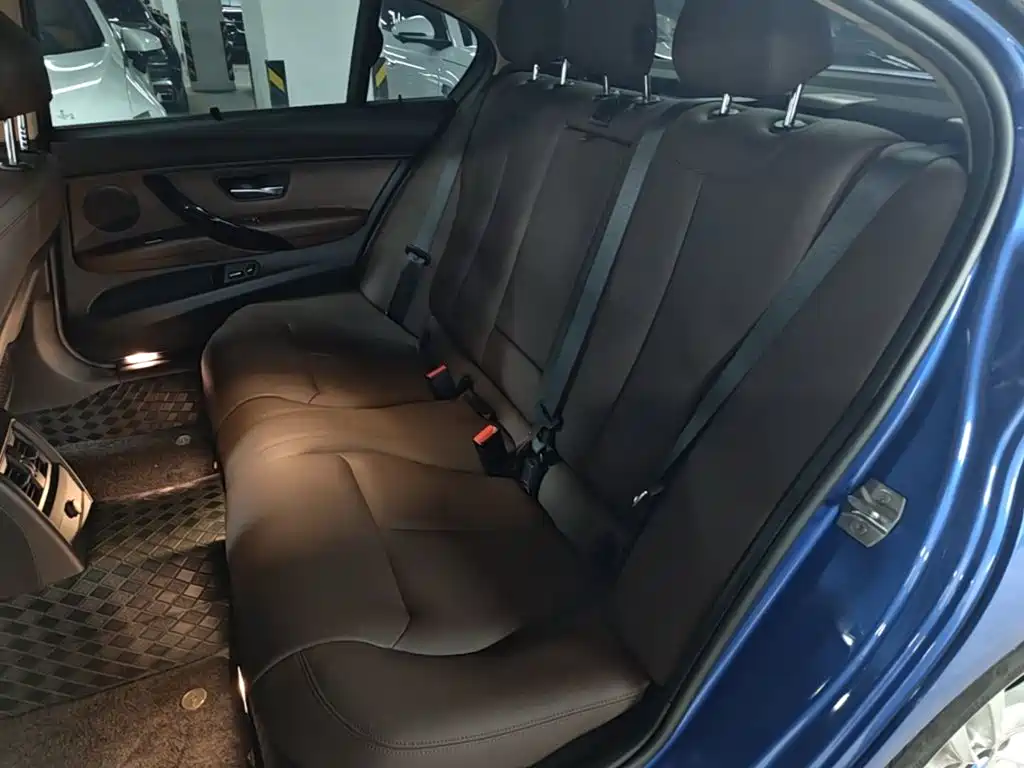 BMW 3 Series — миниатюра 17