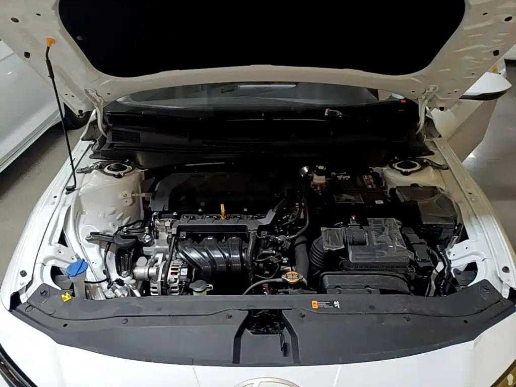 Hyundai Elantra — миниатюра 20