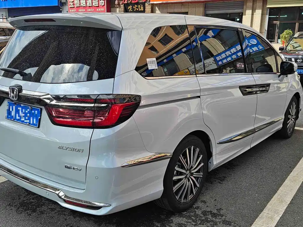 Honda Elysion — миниатюра 10
