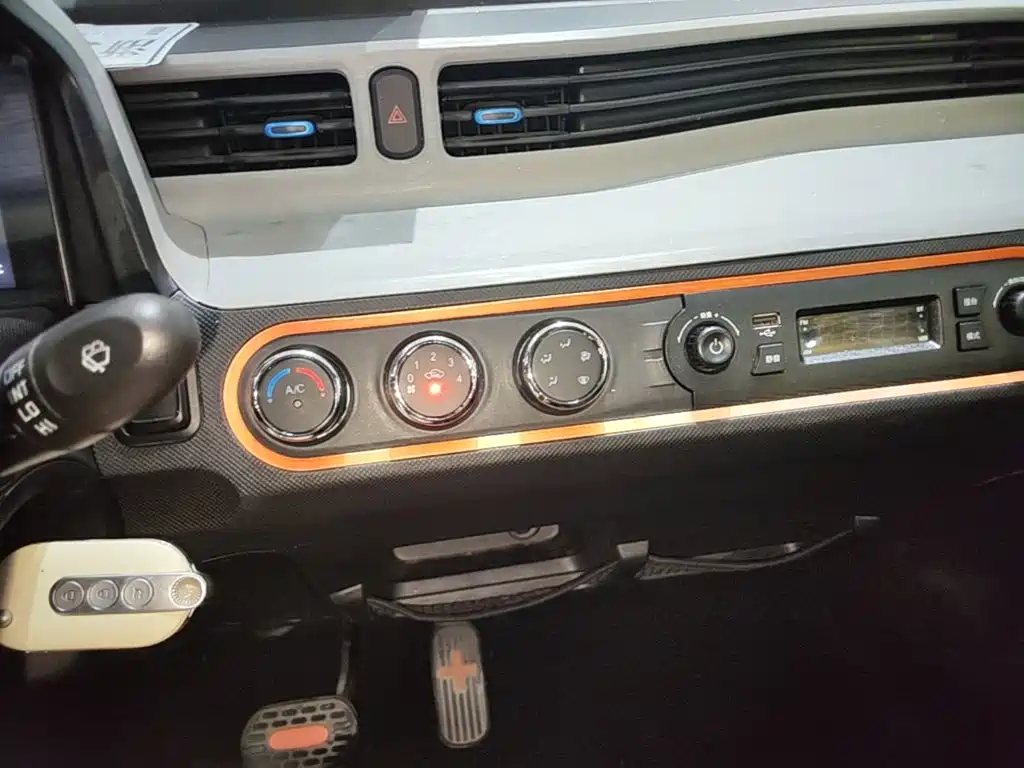 Wuling MINIEV — миниатюра 13